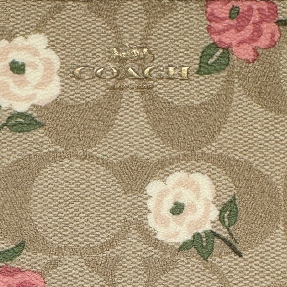 Coach Corner Zip Wristlet In Signature Canvas With Floral Print - Picture 6 of 7